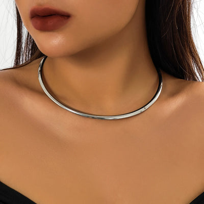 Asterly™ Sleek Curve Choker