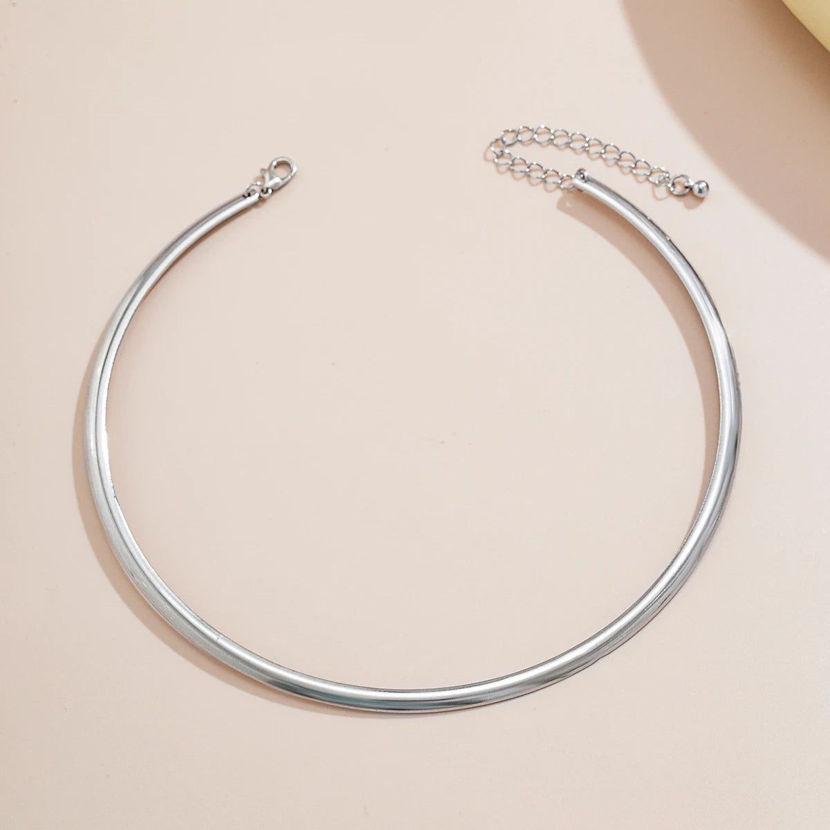 Asterly™ Sleek Curve Choker