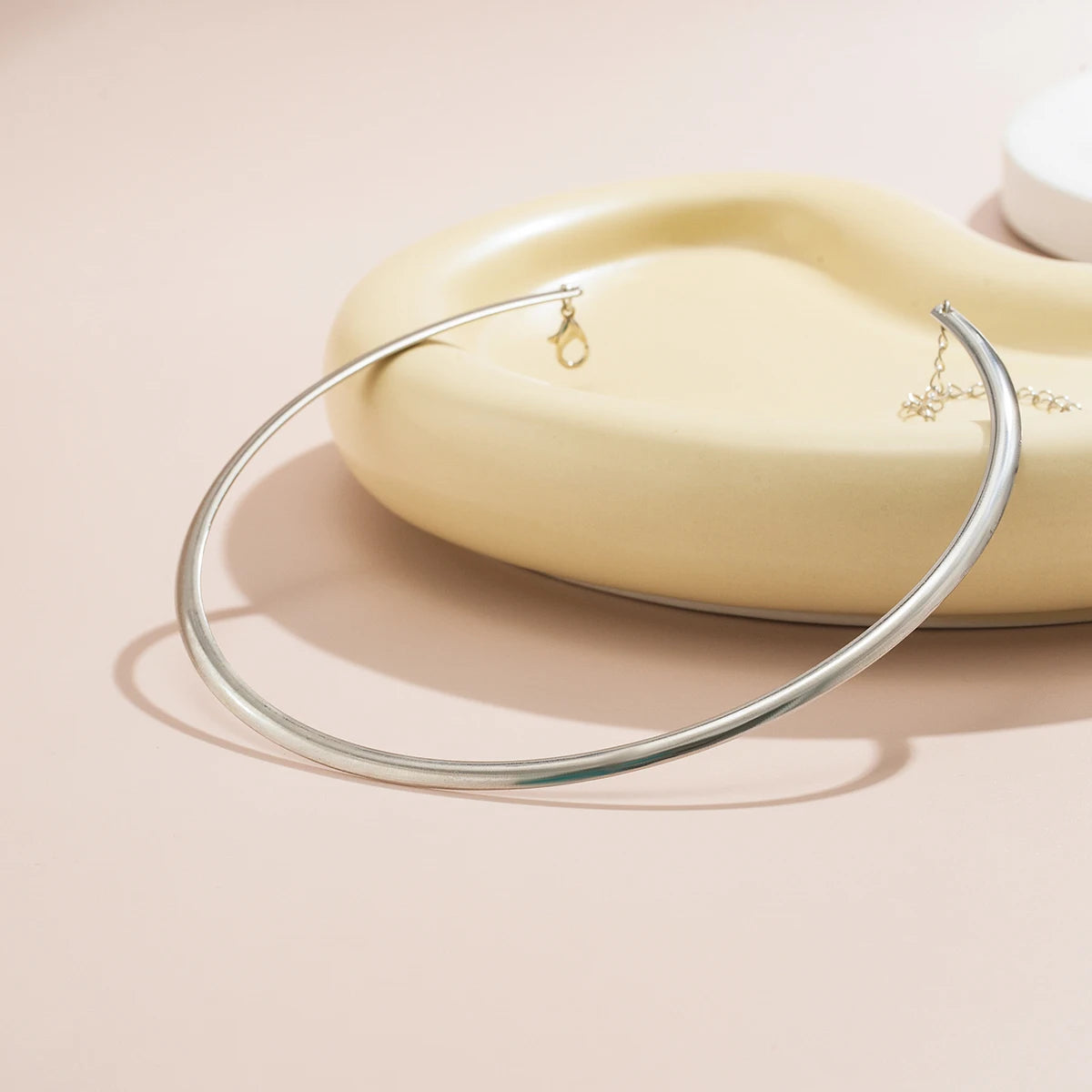 Asterly™ Sleek Curve Choker